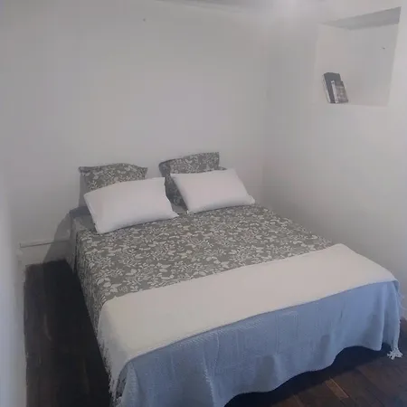 Chez Eli Luri